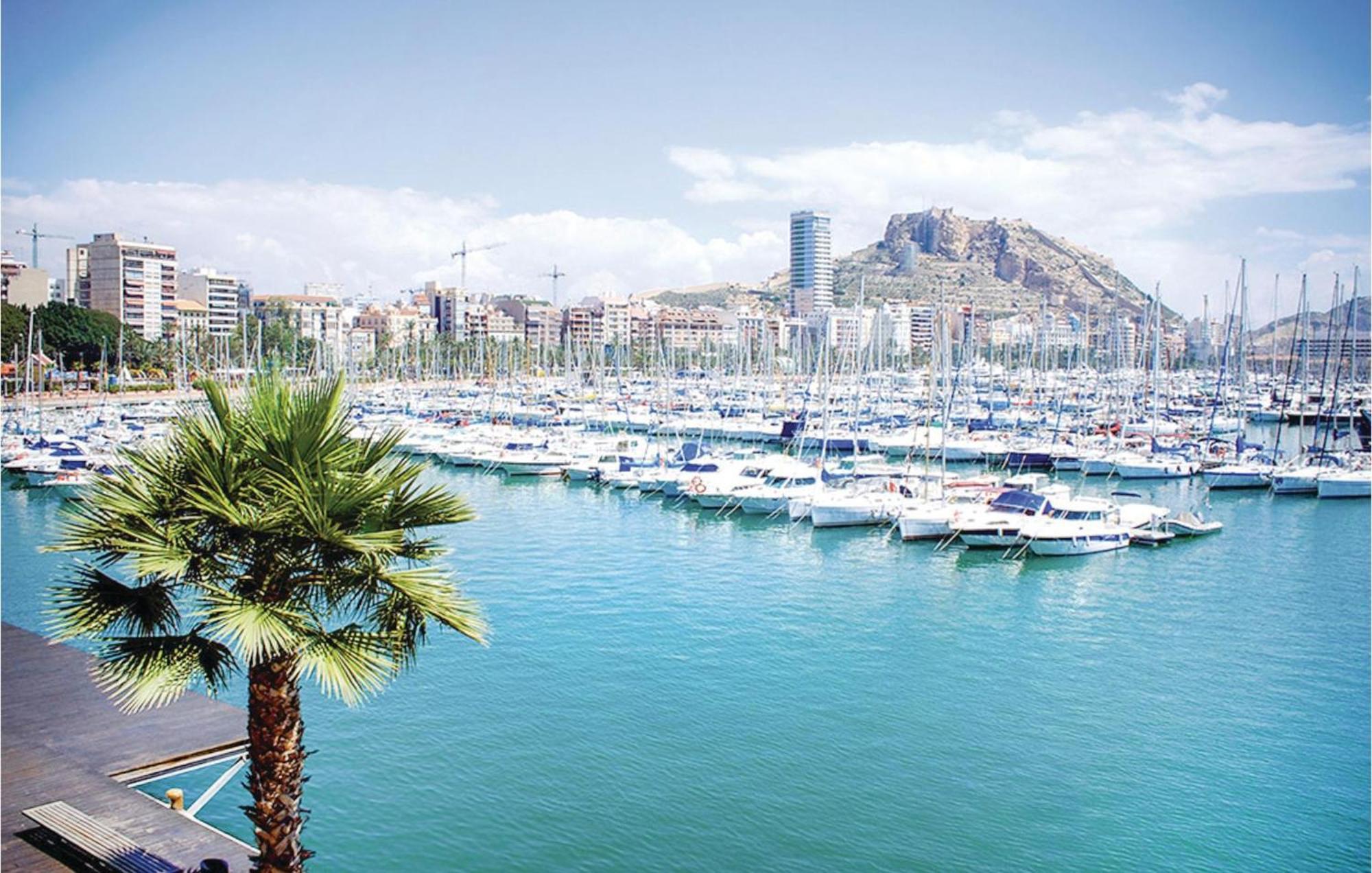 3 Bedroom Gorgeous Apartment In Alicante Luaran gambar