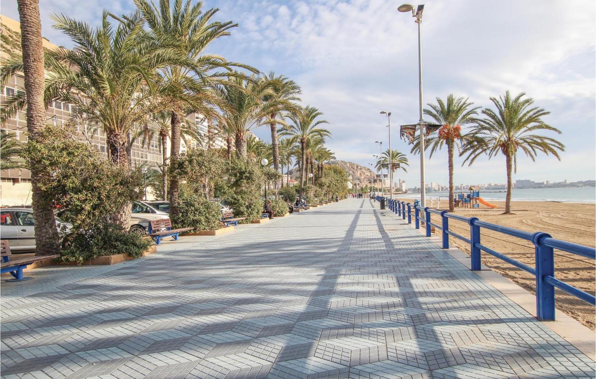 3 Bedroom Gorgeous Apartment In Alicante Luaran gambar